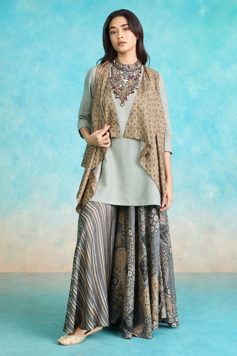The 'Mani-Malika' Jacket-Kurta-Palazzo Set