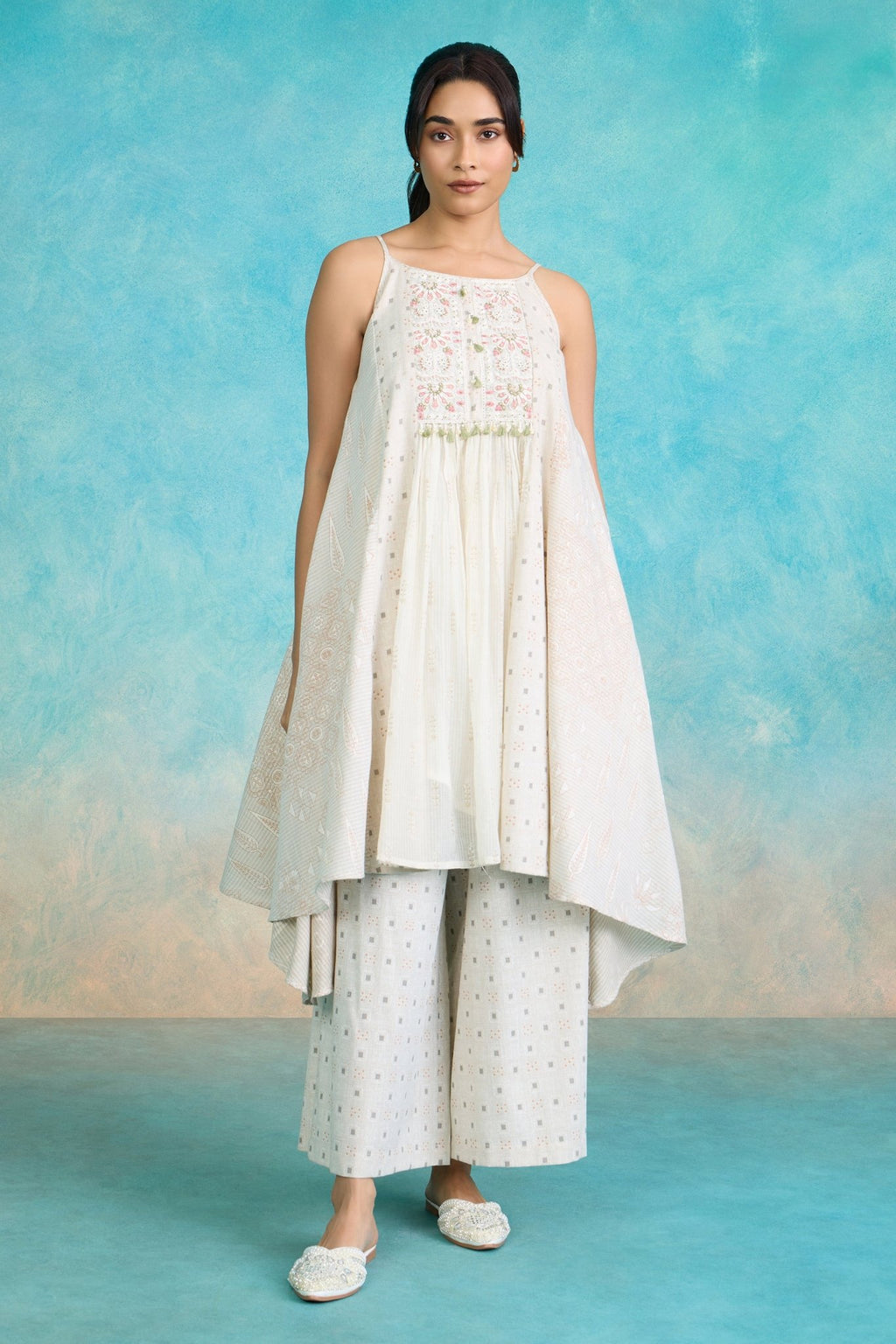 The 'Chambeli' Floral Checkered Kurta - Palazzo Set - ilaaraThe 'Chambeli' Floral Checkered Kurta - Palazzo Set