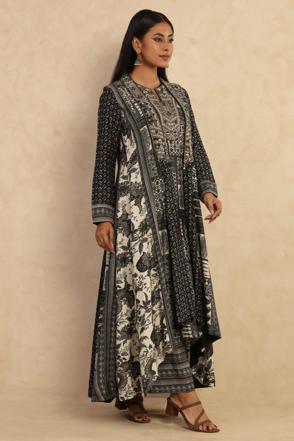 The 'Charcoal Kalidaar' Asymmetric Muslin Silk Kurta Set with Jacket - ilaaraThe 'Charcoal Kalidaar' Asymmetric Muslin Silk Kurta Set with Jacket